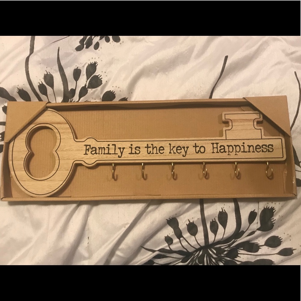 🔑 Decorative Key Holder